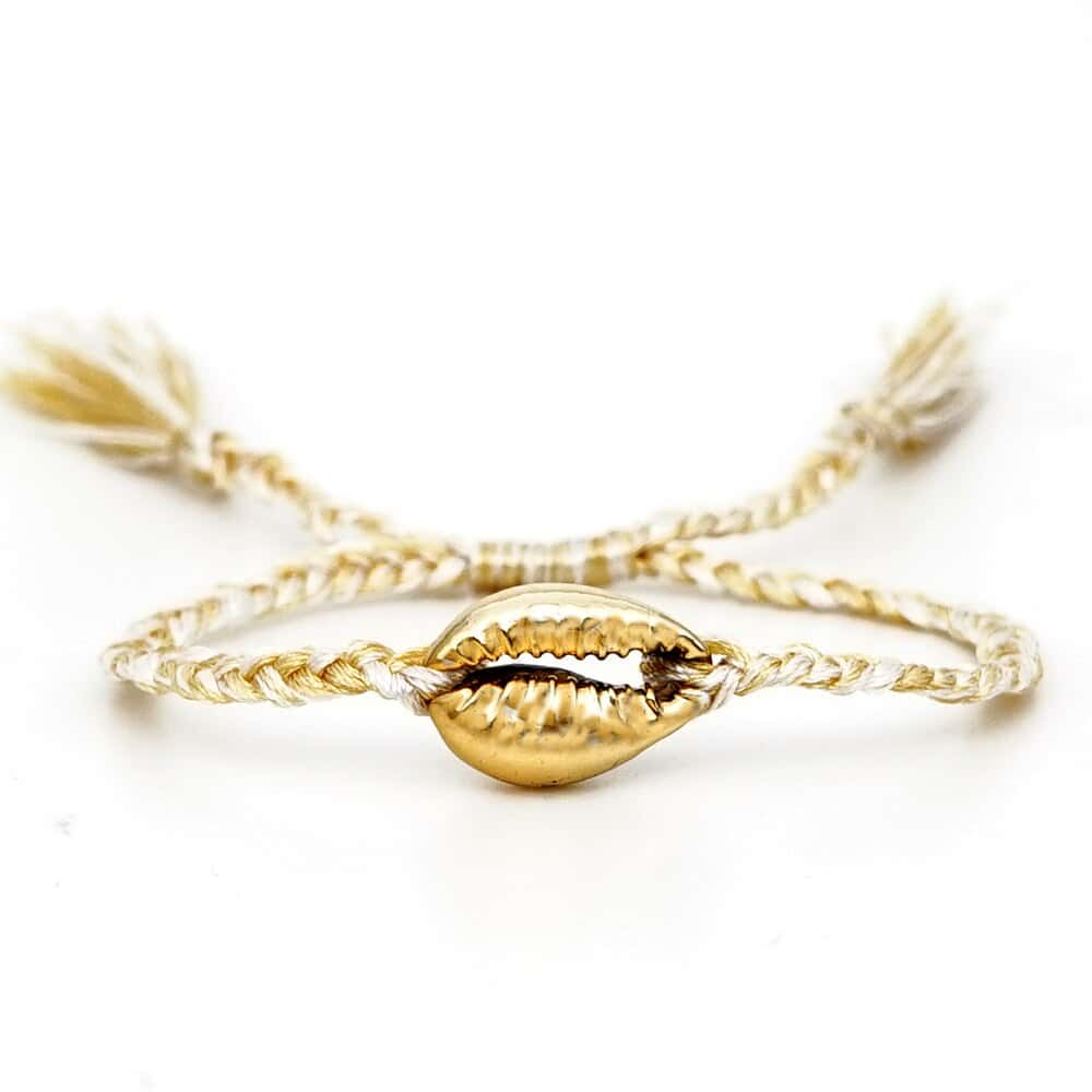 Pulseira De Concha Cauri E Cordão Dourados