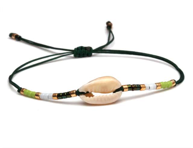 Pulseira De Concha Cauri Cordão Verde Escuro