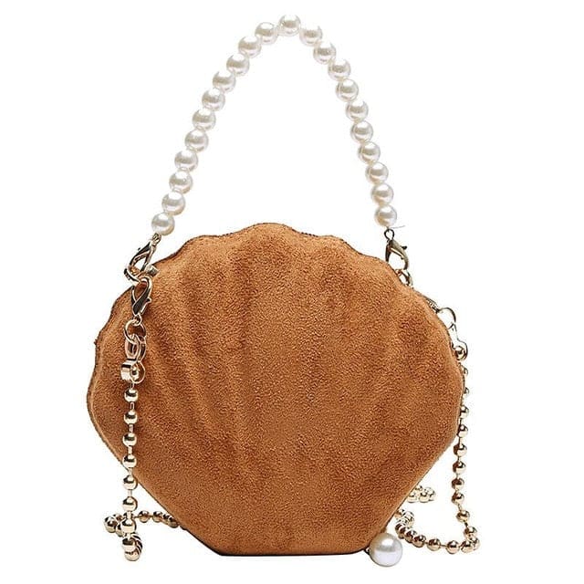 Bolsa Em Formato De Concha Marrom E Pérolas Brancas